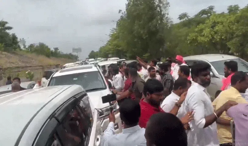  కొండల్ రెడ్డి కంపెనీకి అక్రమంగా కట్టబెట్టిన భూమిని పరిశీలించేందుకు బ‌య‌లుదేరిన కేటీఆర్, బీఆర్ఎస్ ఎమ్మెల్యేలు